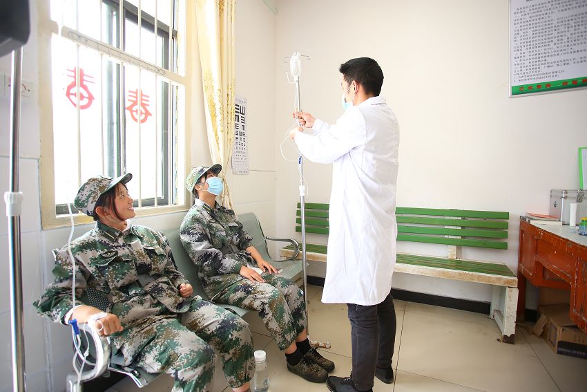 《学员定期体检》