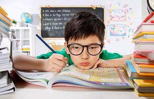 重庆叛逆孩子学校专家分享儿童不想学的矫正方法